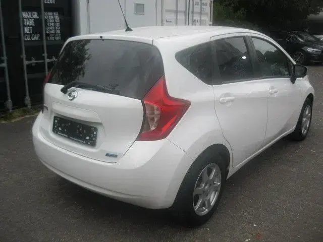 Gebraucht Nissan Note Acenta 80 PS (58 kW) 2014 Weiß Kleinwagen