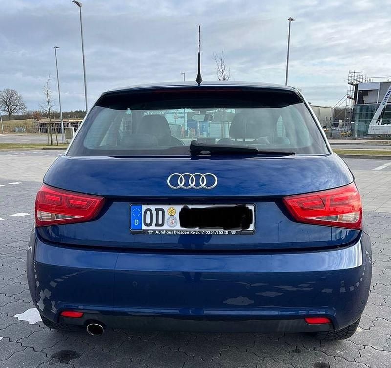 Gebraucht Audi A1 Ambition 90 PS (66 kW) 2011 Blau Kleinwagen