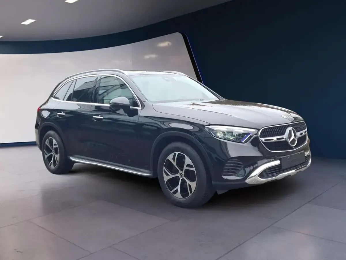 Neu Mercedes GLC220 Premium 197 PS (144 kW) 2026 Obsidianschwarz  metalliclack SUV