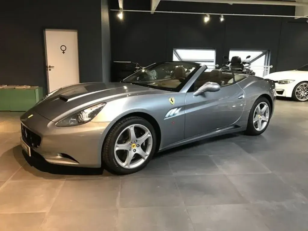 Second-hand Ferrari California 460 CP (338 kW) 2009 Gri Cabrio