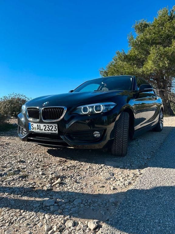 Schwarz Gebraucht 2017 BMW 218 Coupé | 16.999 € (Fairer Preis) - Bild 1/4