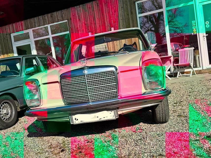 Gebraucht Mercedes W115 105 PS (77 kW) 1973 Beige Limousine