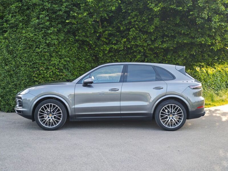 Grau Gebraucht 2019 Porsche Cayenne SUV | 53.999 € (Fairer Preis) - Bild 1/4