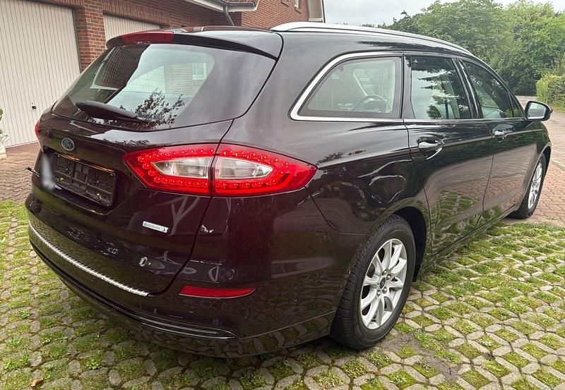 Gebraucht Ford Mondeo Titanium 160 PS (117 kW) 2015 Schwarz Kombi