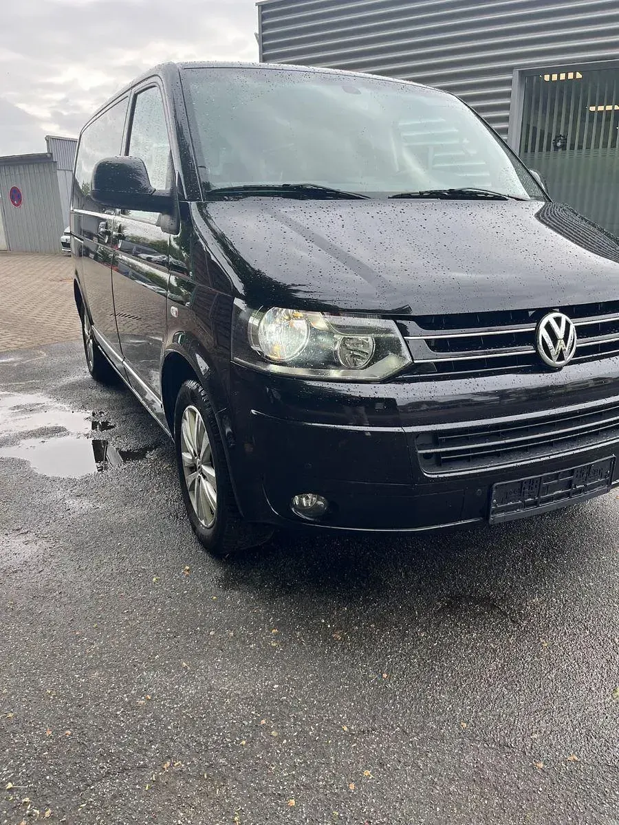 Używany VW T5 179 KM (131 kW) 2012 Czarny Van