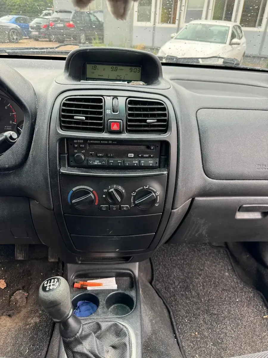 Gebraucht Mitsubishi Space Star 98 PS (72 kW) 2003 Grün Van / Kleinbus