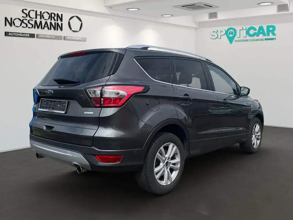 Gebraucht Ford Kuga Trend 120 PS (88 kW) 2017 Grau SUV