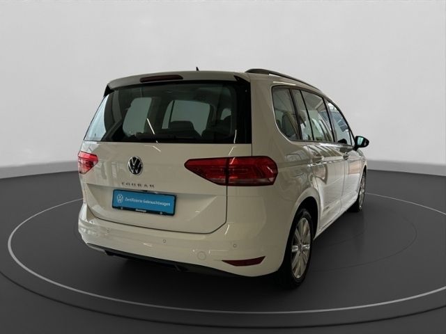 Gebraucht VW Touran Highline 150 PS (110 kW) 2023 Weiß Van / Kleinbus