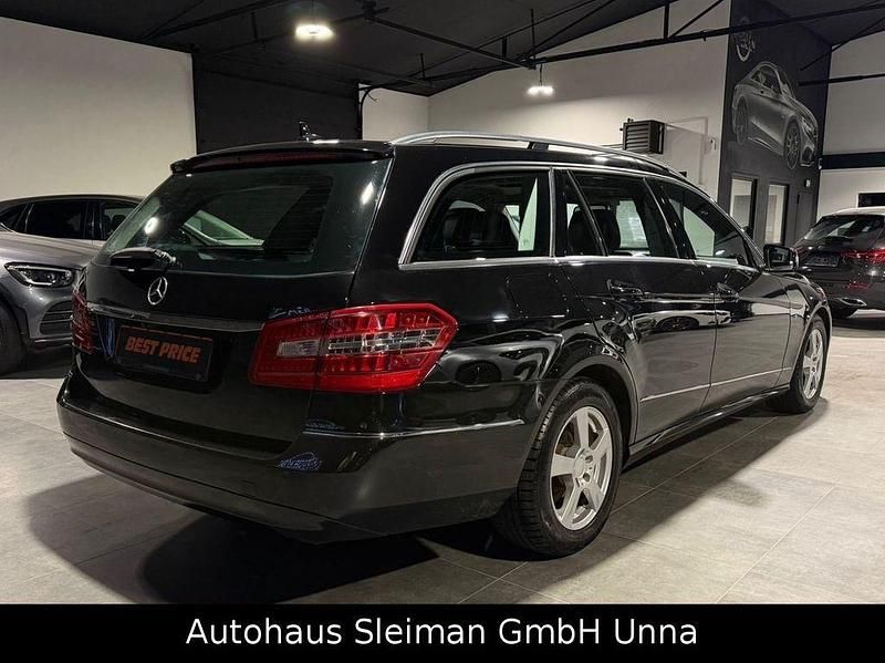 Gebraucht Mercedes E220 170 PS (125 kW) 2011 Schwarz Kombi