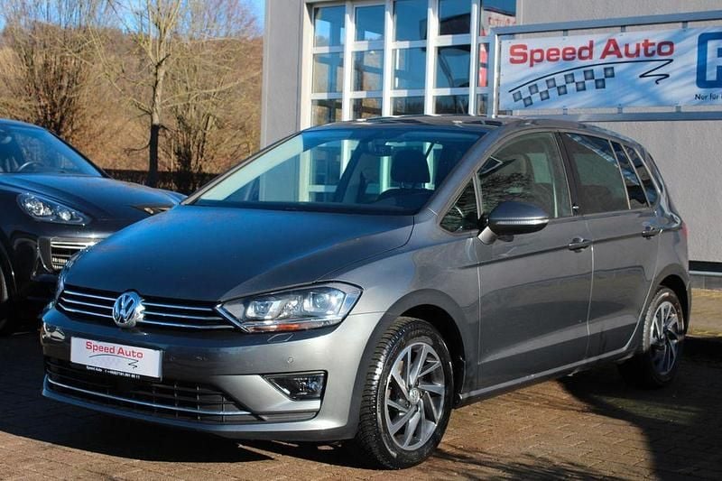 Grau Gebraucht 2017 VW Golf Sportsvan Sound Van / Kleinbus | 16.790 € (Fairer Preis) - Bild 1/4