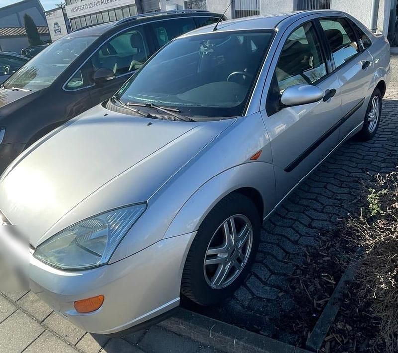 Usata Ford Focus 101 CV (74 kW) 2001 Argento Berlina