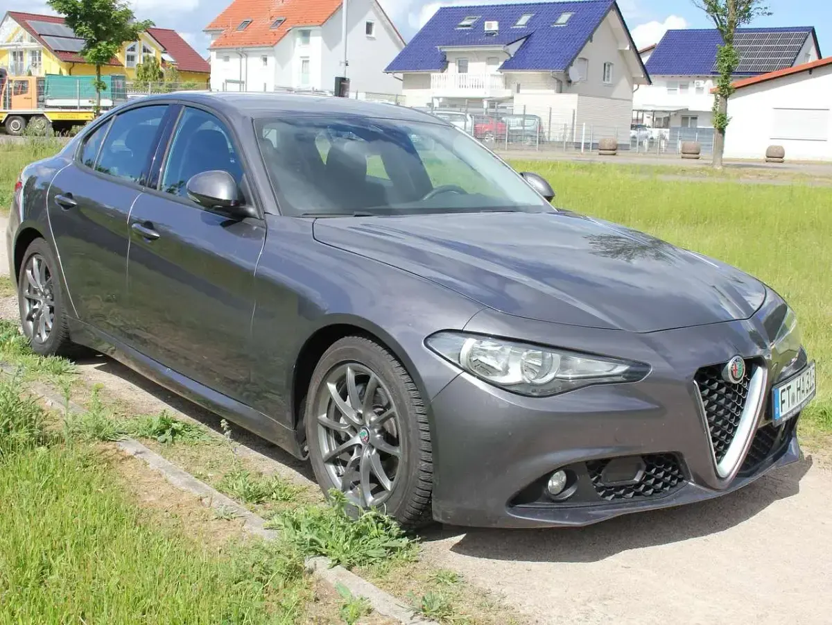 Gebraucht Alfa Romeo Giulia 136 PS (100 kW) 2019 Colore esterno Limousine