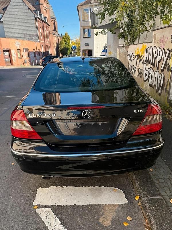 Gebraucht Mercedes CLK320 224 PS (164 kW) 2008 Schwarz Coupé