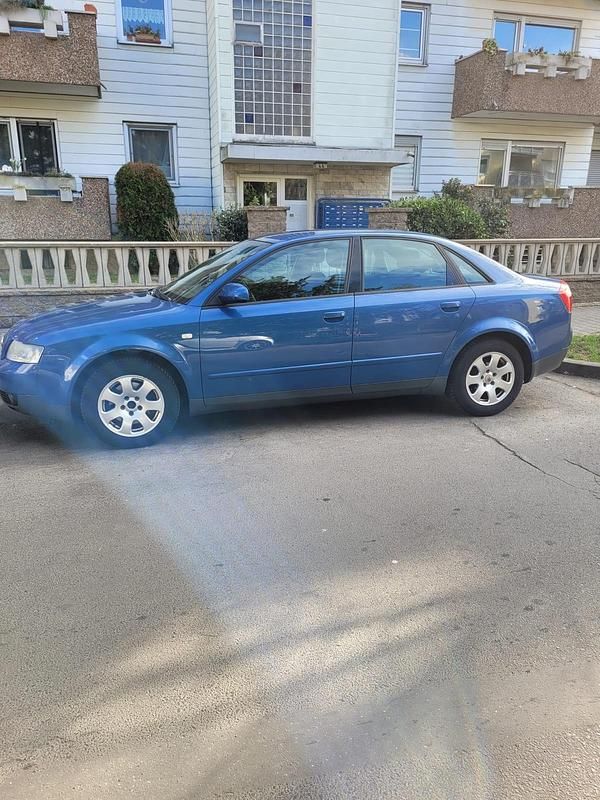 Gebraucht Audi A4 131 PS (96 kW) 2002 Blau Limousine
