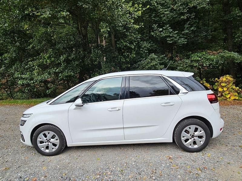 Weiß Gebraucht 2019 Citroën C4 SpaceTourer PureTech Van / Kleinbus | 9.800 € (Guter Preis) - Bild 1/4