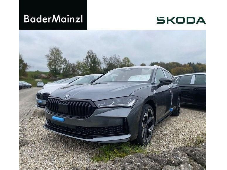 Grau Neu 2025 Skoda Superb SportLine Kombi | 51.990 € (Etwas zu teuer) - Bild 1/2