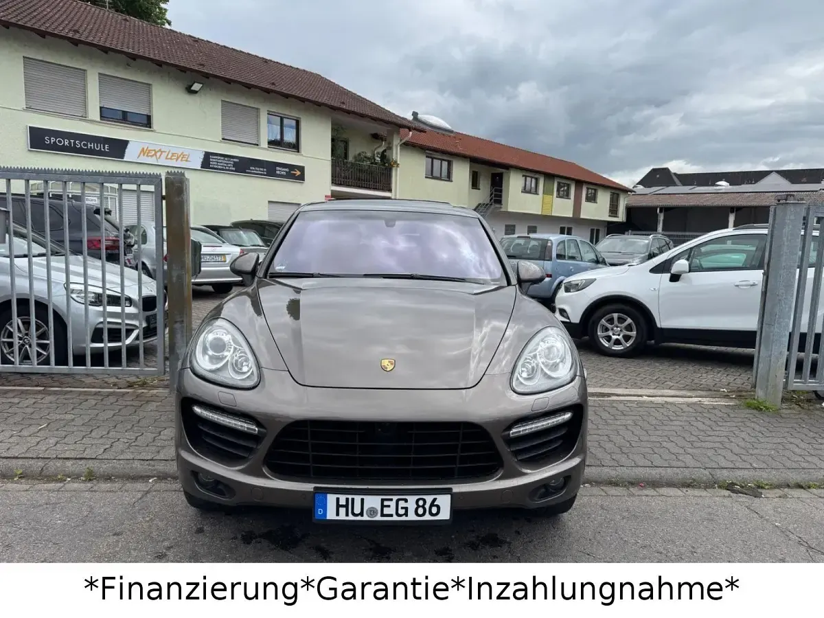 Gebraucht Porsche Cayenne Turbo 500 PS (367 kW) 2011 Braun SUV