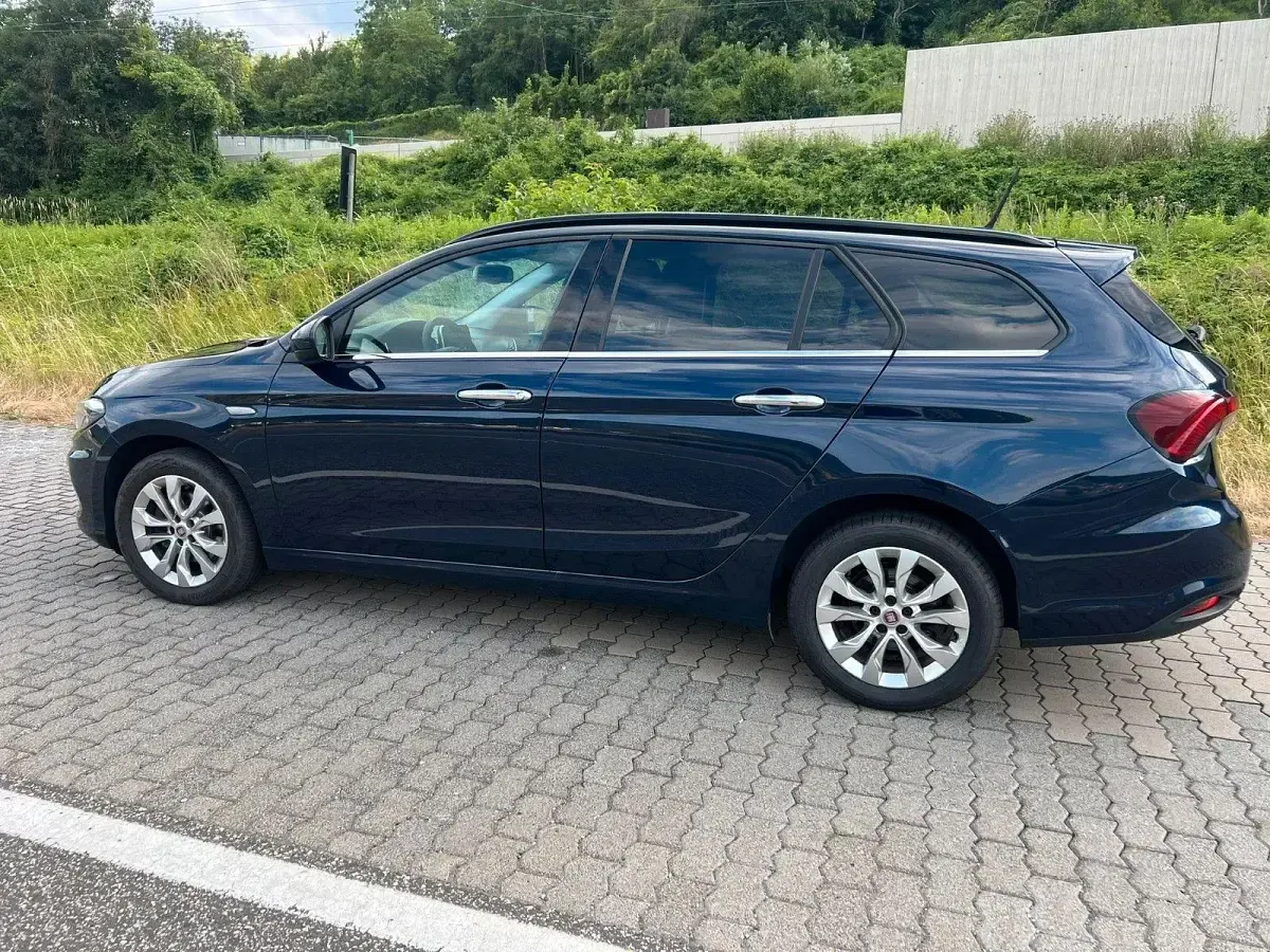 Gebraucht Fiat Tipo Lounge 120 PS (88 kW) 2018 Blau Kombi