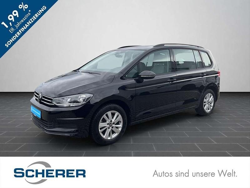 Deep black perleffekt (metallic) Gebraucht 2024 VW Touran Comfortline Van / Kleinbus | 29.500 € (Guter Preis) - Bild 1/3