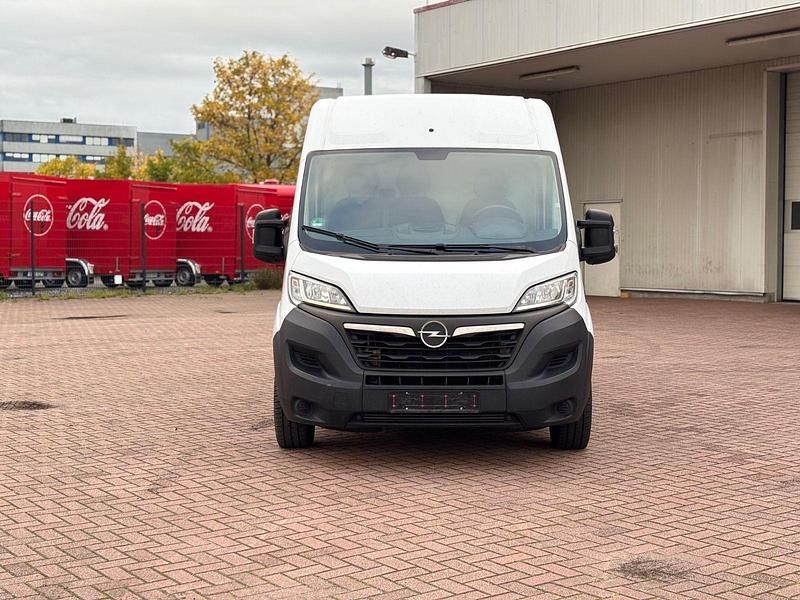 Weiß Gebraucht 2022 Opel Movano Edition Van | 13.990 € (Fairer Preis) - Bild 1/4