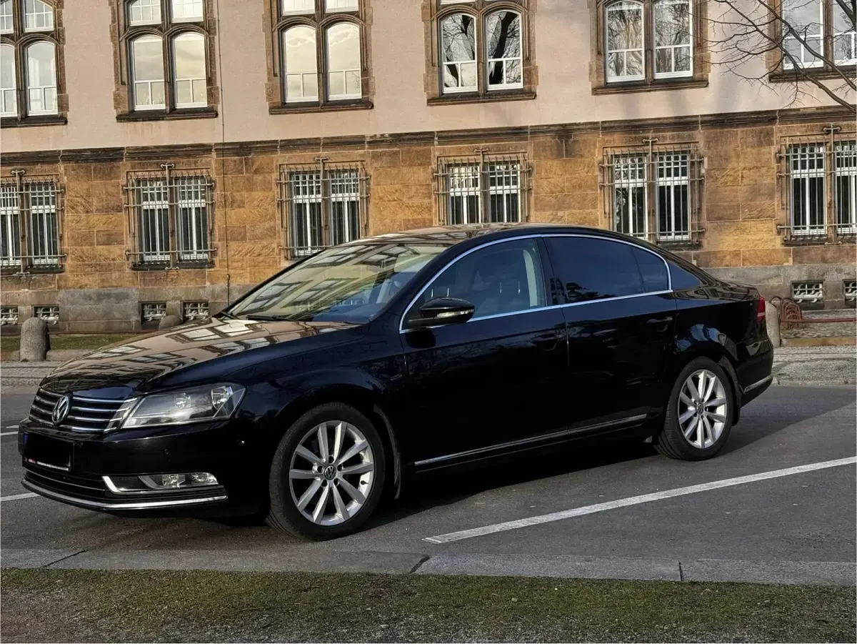 Gebraucht VW Passat 140 PS (102 kW) 2011 Schwarz Limousine