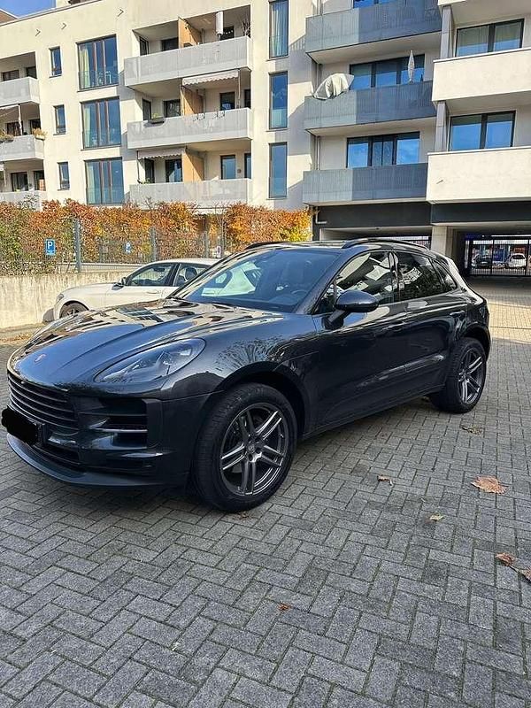 Gebraucht Porsche Macan Basis 245 PS (180 kW) 2021 Grau SUV