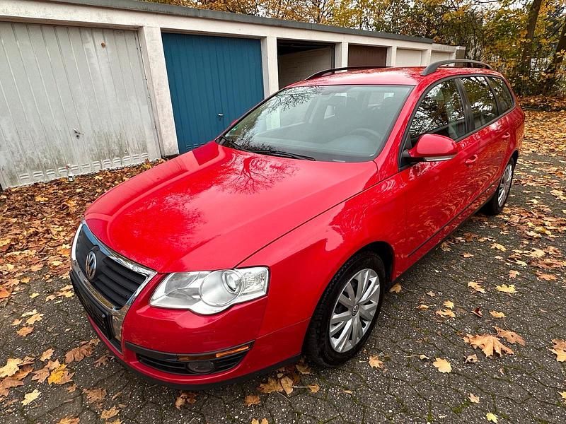 Rot Gebraucht 2010 VW Passat Kombi | 2.150 € (Guter Preis) - Bild 1/4