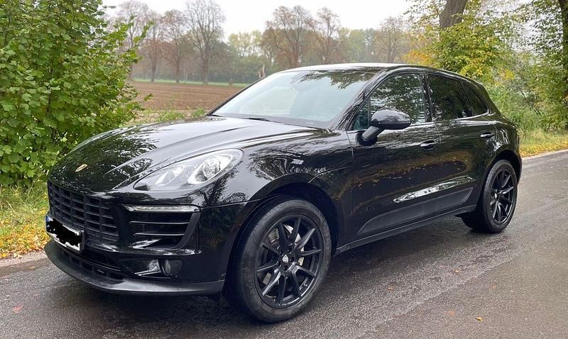 Schwarz Gebraucht 2016 Porsche Macan S SUV | 29.600 € (Etwas zu teuer) - Bild 1/4