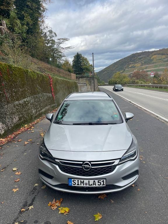 Gebraucht Opel Astra Edition 95 PS (69 kW) 2017 Silber Kombi