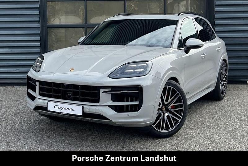 Kreide Neu 2025 Porsche Cayenne GTS SUV | 171.938 € (Etwas zu teuer) - Bild 1/4