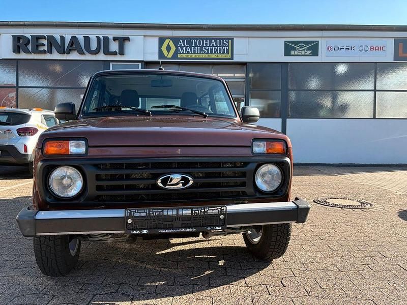 Gebraucht Lada niva 83 PS (61 kW) 2021 Braun SUV