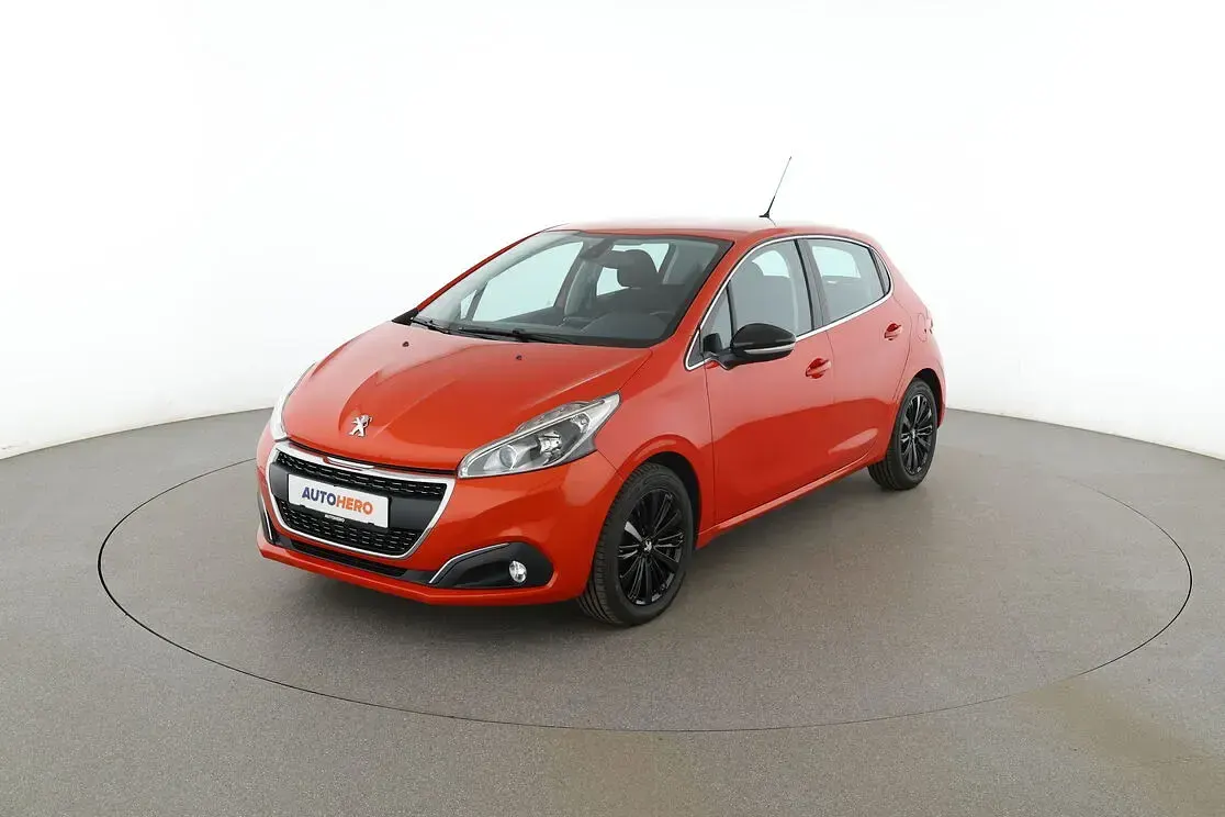 Gebraucht Peugeot 208 Allure 110 PS (80 kW) 2015 Kleinwagen