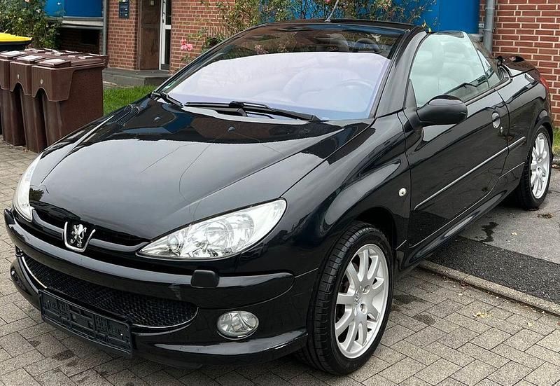 Noir obsidien Gebraucht 2006 Peugeot 206 CC Platinum Cabrio | 2.450 € (Fairer Preis) - Bild 1/4