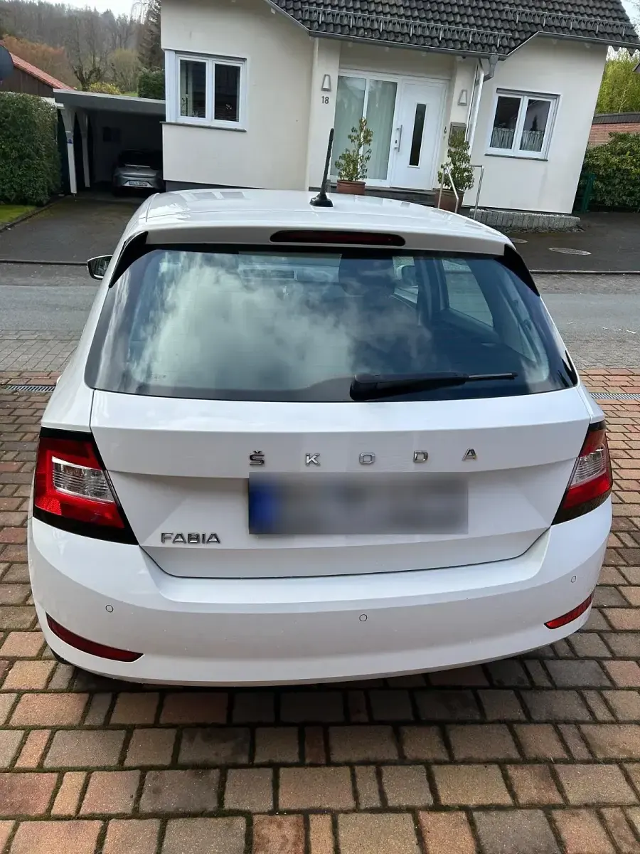 Gebraucht Skoda Fabia 60 PS (44 kW) 2021 Weiß Kleinwagen