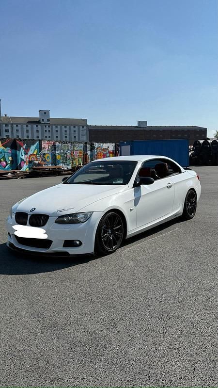 Weiß Gebraucht 2008 BMW 330 Cabriolet M Sport Cabrio | 12.499 € (Fairer Preis) - Bild 1/4