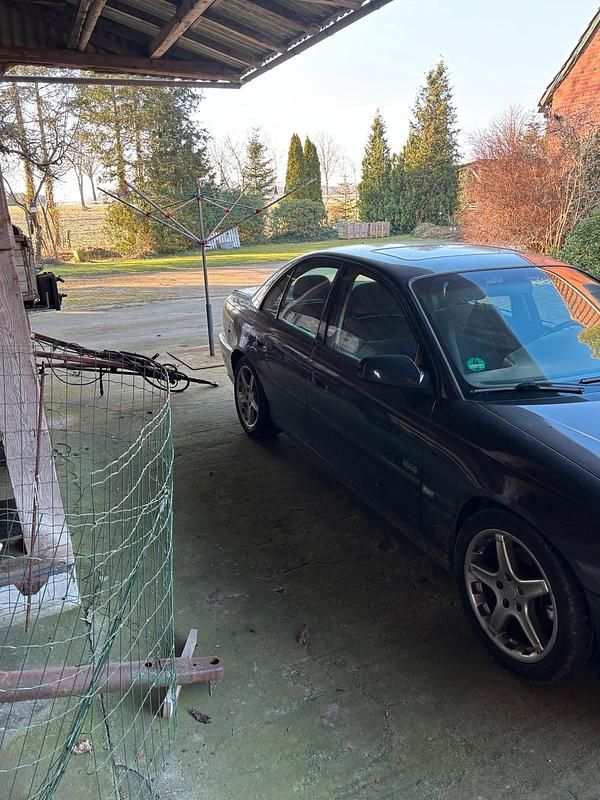 Gebraucht Opel Omega 170 PS (125 kW) 2000 Schwarz Limousine