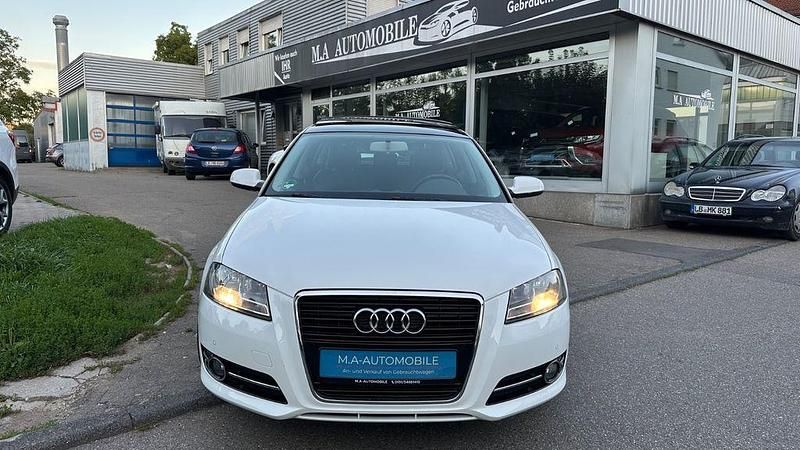 Weiß Gebraucht 2011 Audi A3 Sportback Ambition Limousine | 6.490 € (Fairer Preis) - Bild 1/4