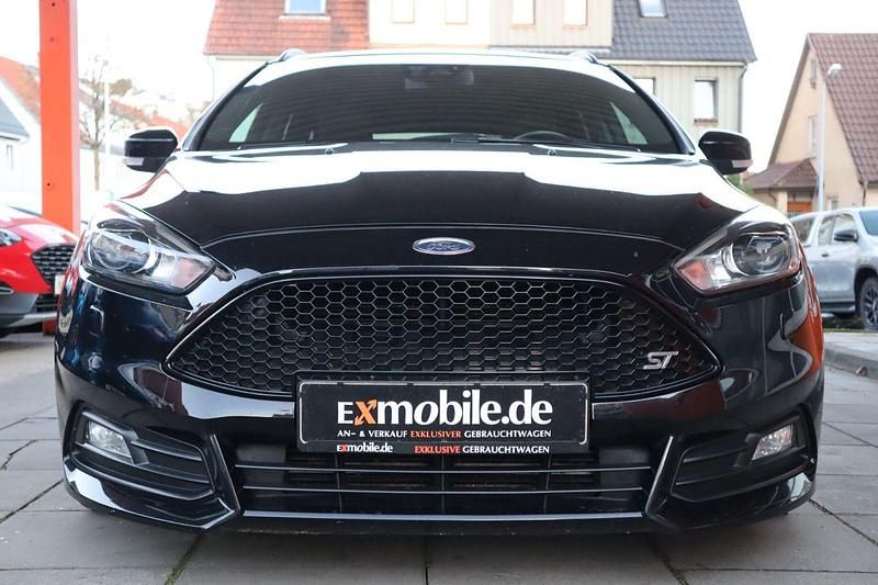 Używany Ford Focus ST 250 KM (183 kW) 2017 Czarny Kombi