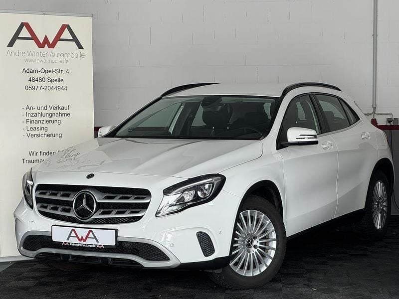 Weiß Gebraucht 2019 Mercedes GLA200 Business SUV | 21.980 € - Bild 1/4