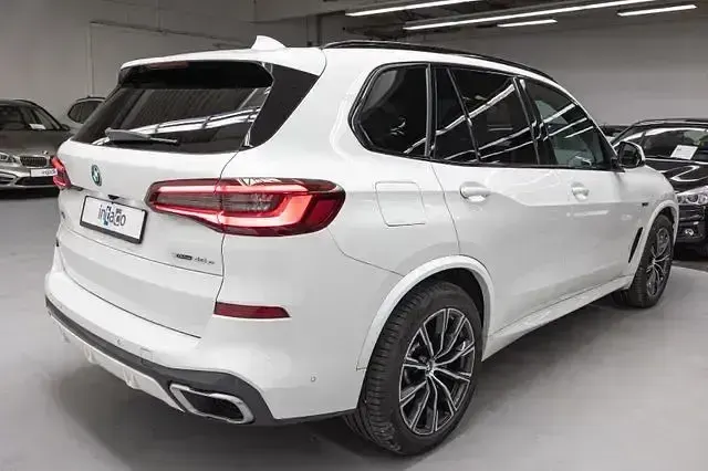 Gebraucht BMW X5 M Sport 394 PS (289 kW) 2022 Alpinweiss iii SUV