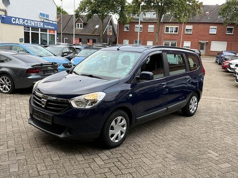 Blau Gebraucht 2015 Dacia Lodgy Lauréate Van / Kleinbus | 5.999 € (Guter Preis) - Bild 1/4