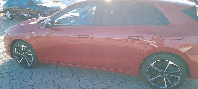 Gebraucht Opel Astra Edition 181 PS (133 kW) 2022 Rot Limousine