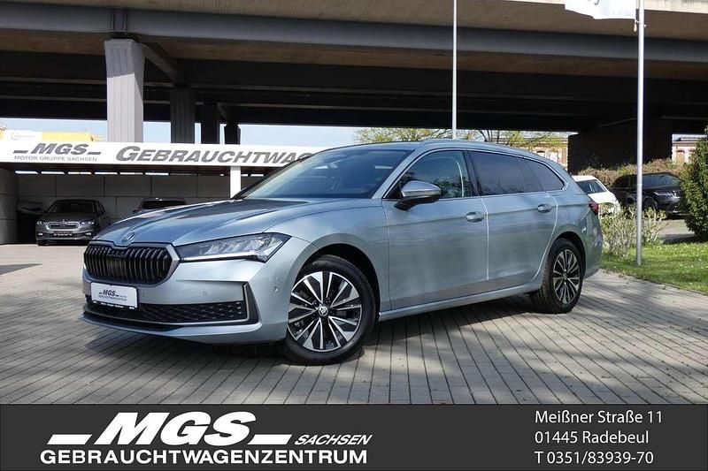 Pebble silber metallic Gebraucht 2024 Skoda Superb Selection Kombi | 37.950 € (Guter Preis) - Bild 1/4