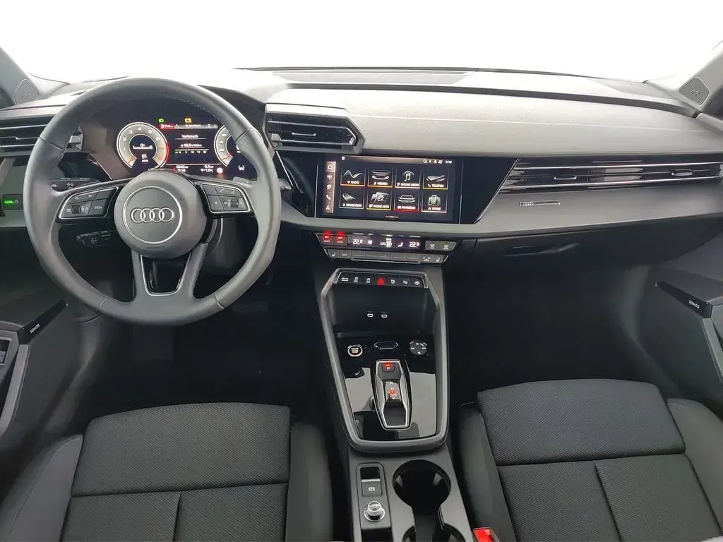 Gebraucht Audi A3 S-Line 150 PS (110 kW) 2025 Daytonagrau perleffekt Limousine