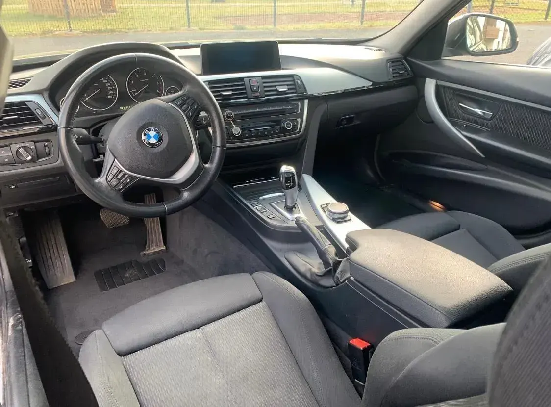 Gebraucht BMW 330 Comfort Edition 258 PS (189 kW) 2014 Grau Kombi