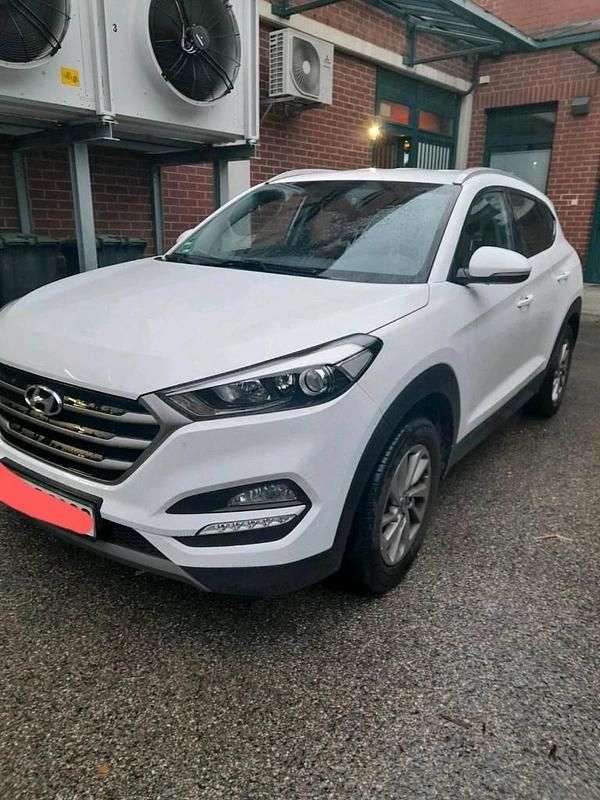 Gebraucht Hyundai Tucson 177 PS (130 kW) 2016 Weiß SUV