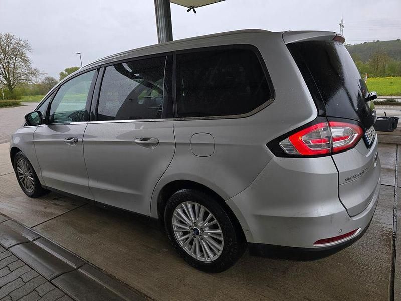 Używany Ford Galaxy Titanium 179 KM (131 kW) 2018 Srebrny Minivan
