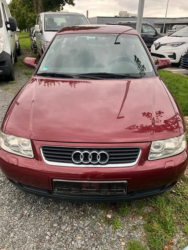 Rot Gebraucht 2002 Audi A3 Kleinwagen | 950 € (Superpreis) - Bild 1/4
