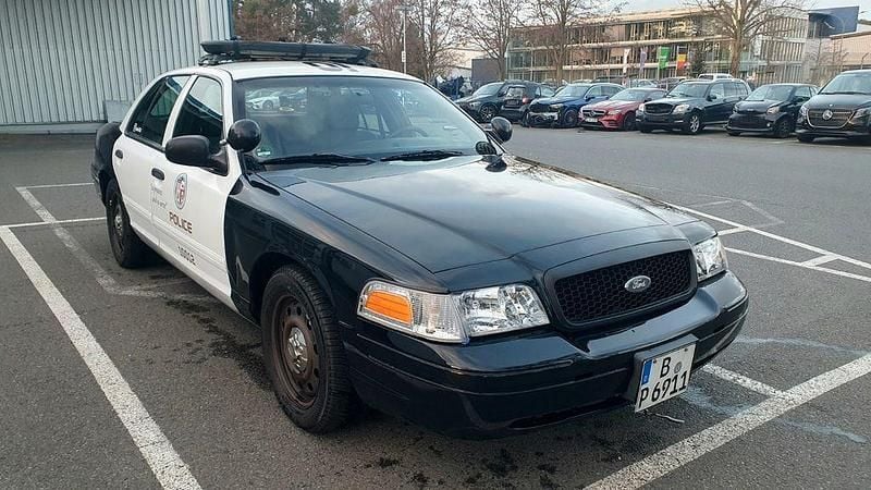 Gebraucht Ford Crown Victoria 253 PS (186 kW) 2010 Schwarz Limousine