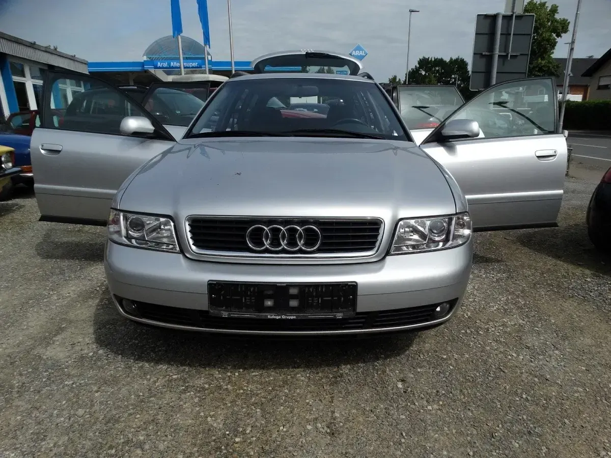 Gebraucht Audi A4 125 PS (91 kW) 2000 Silber Kombi